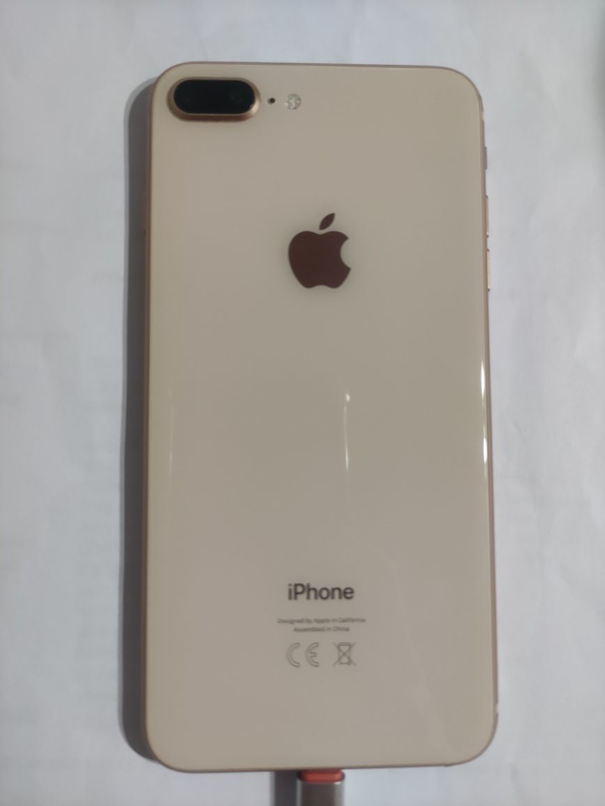 Iphone 8 plus 64 Gb повністю робочий в гарному стані, оригінальний.