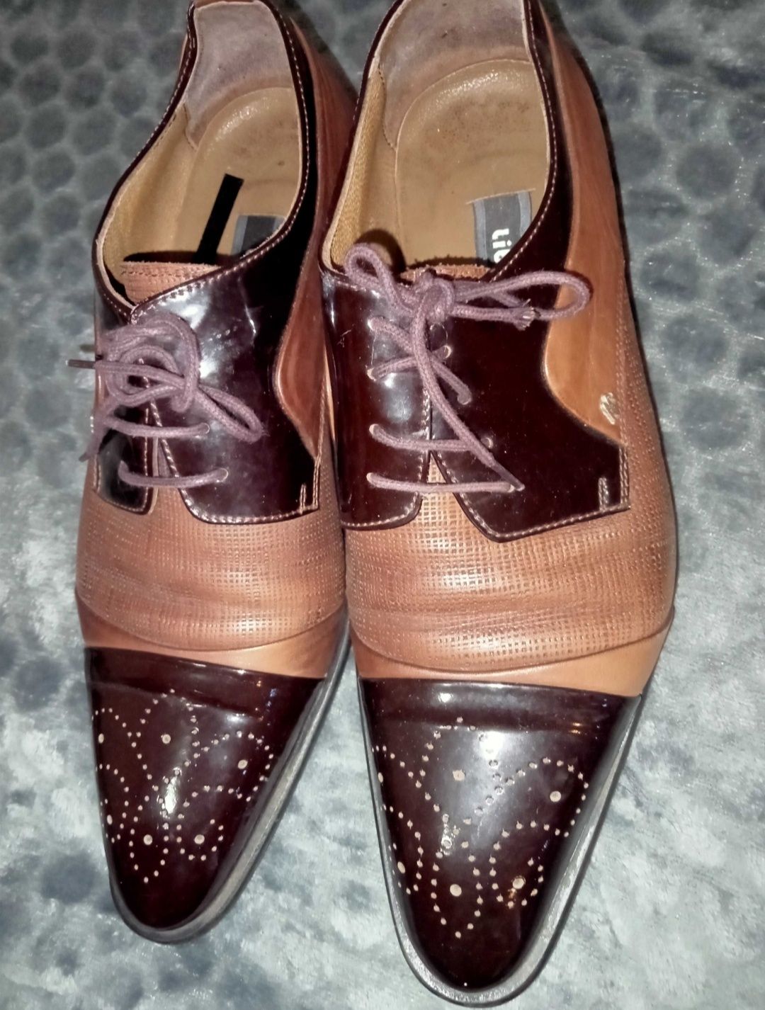 Nowe półbuty męskie eleganckie, wizytowe, założone tylko raz.