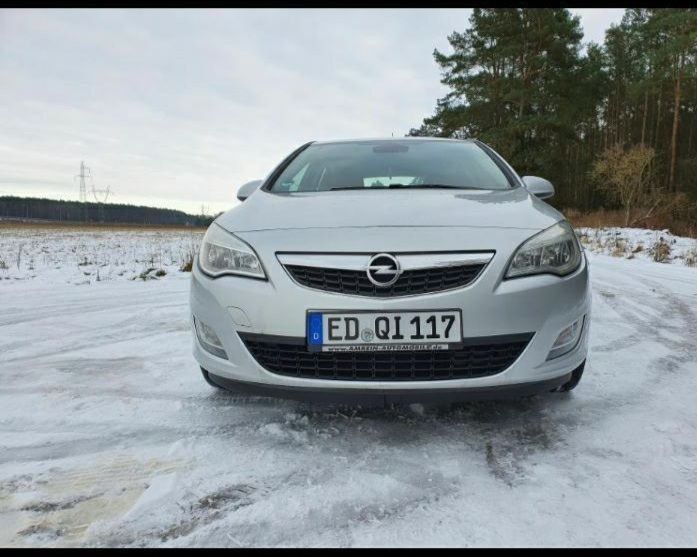 Продам Opel astra j