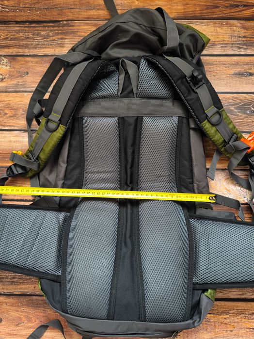 Wodoodporny lekki plecak turystyczny 60L z osłoną przeciwdeszczową