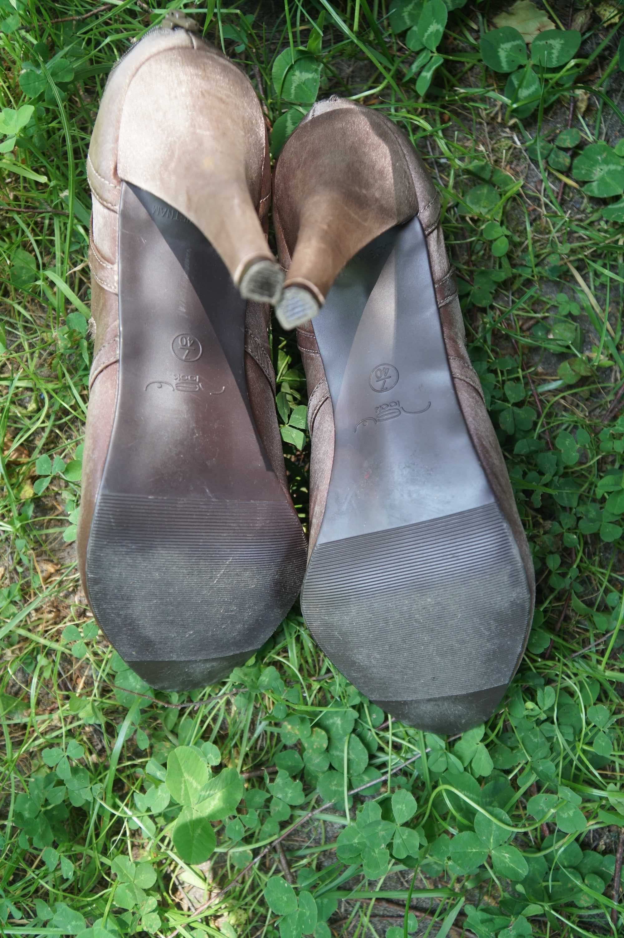 Złote satynowe buty szpilki sandałki na obcasie botki 41 wkł. 26,5 cm