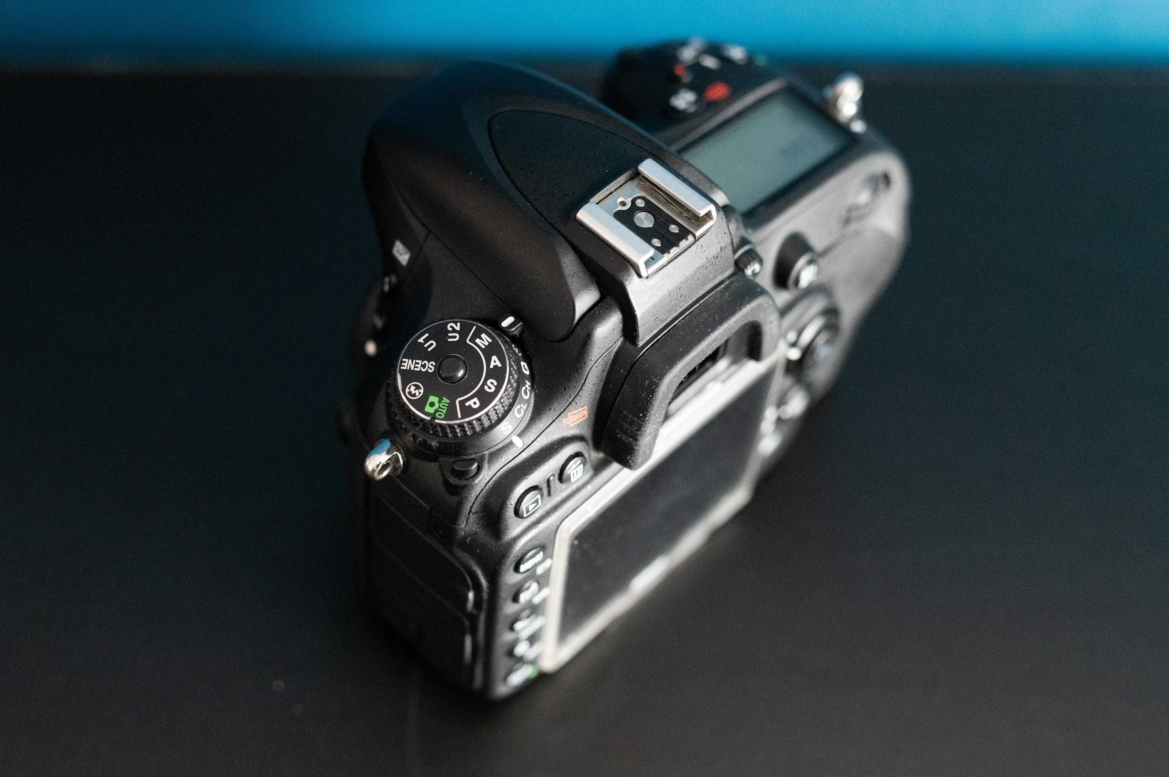 Nikon D600 komplet + karta