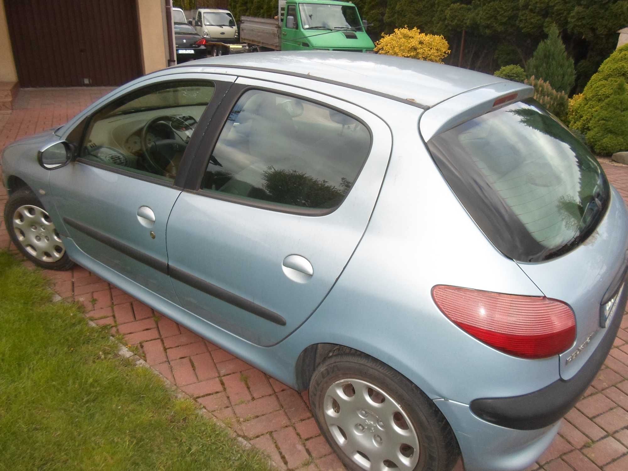 Peugeot 206 1,1 benzyna 2001