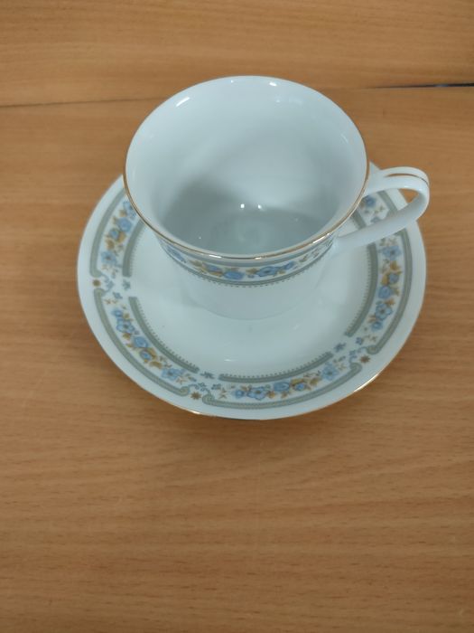 Conjunto de chávenas em porcelana chinesa.
