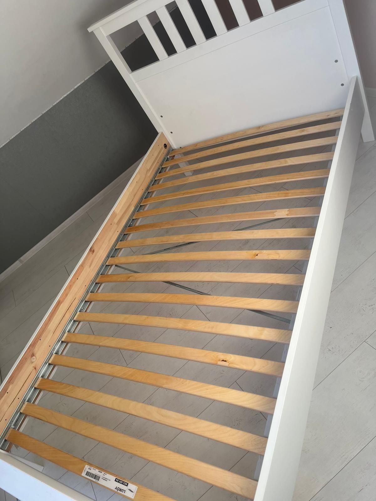 Sprzedam łóżko Hemnes Ikea