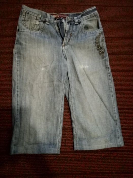Продам джинсові шорти