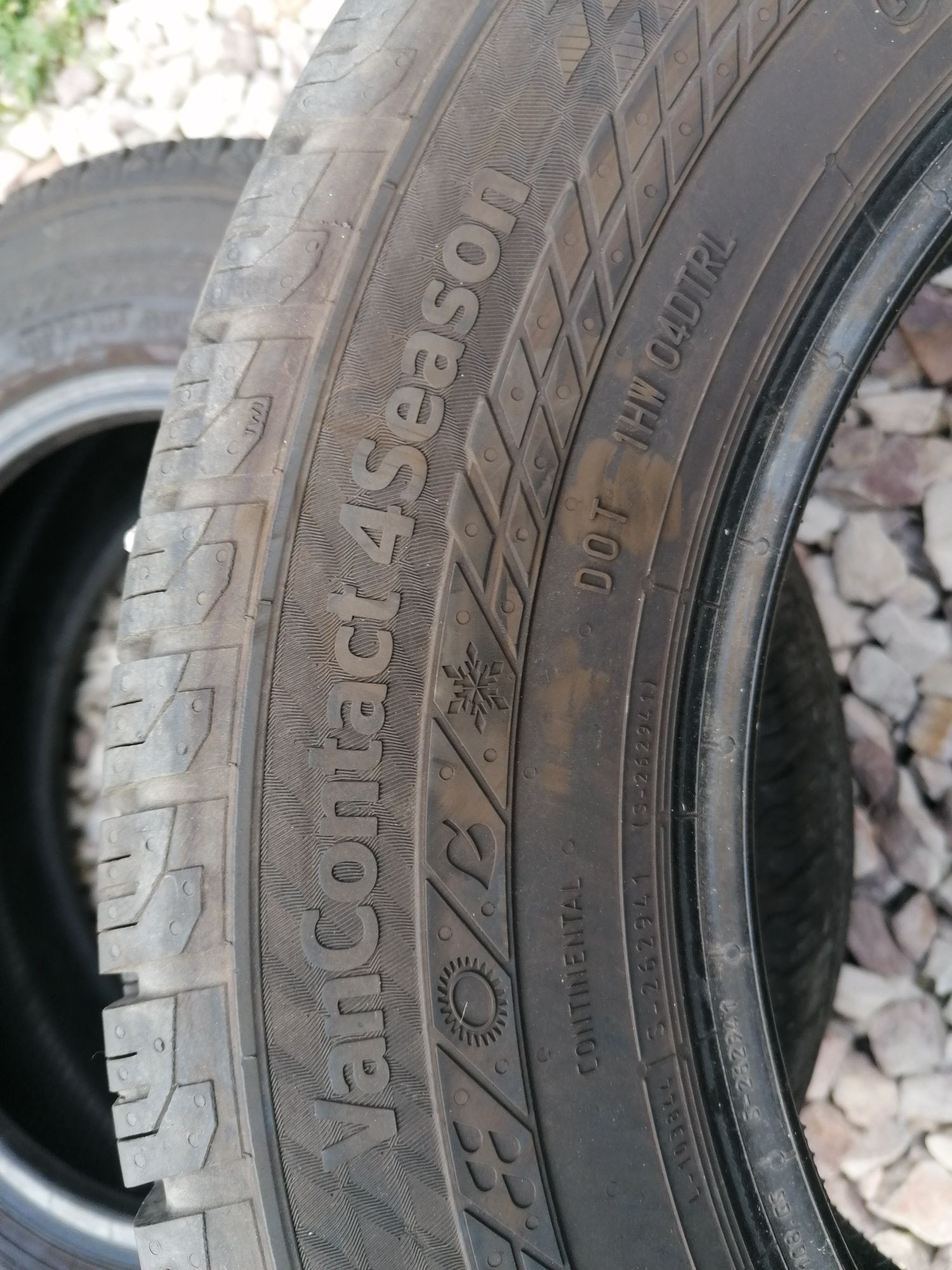 215/65/16 C Continental 2023 rok wielosezonowe całoroczne
