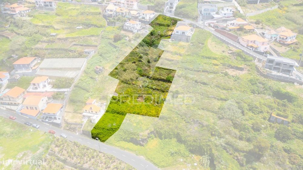 Terreno com Capacidade Construtiva em Ribeira Brava - Ilha da Madeira