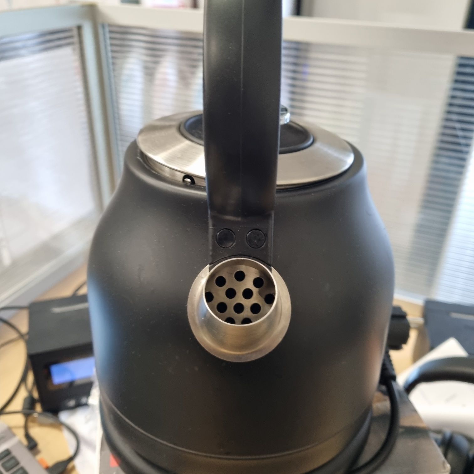 Czajnik elektryczny Impolio Retro  2200 W
