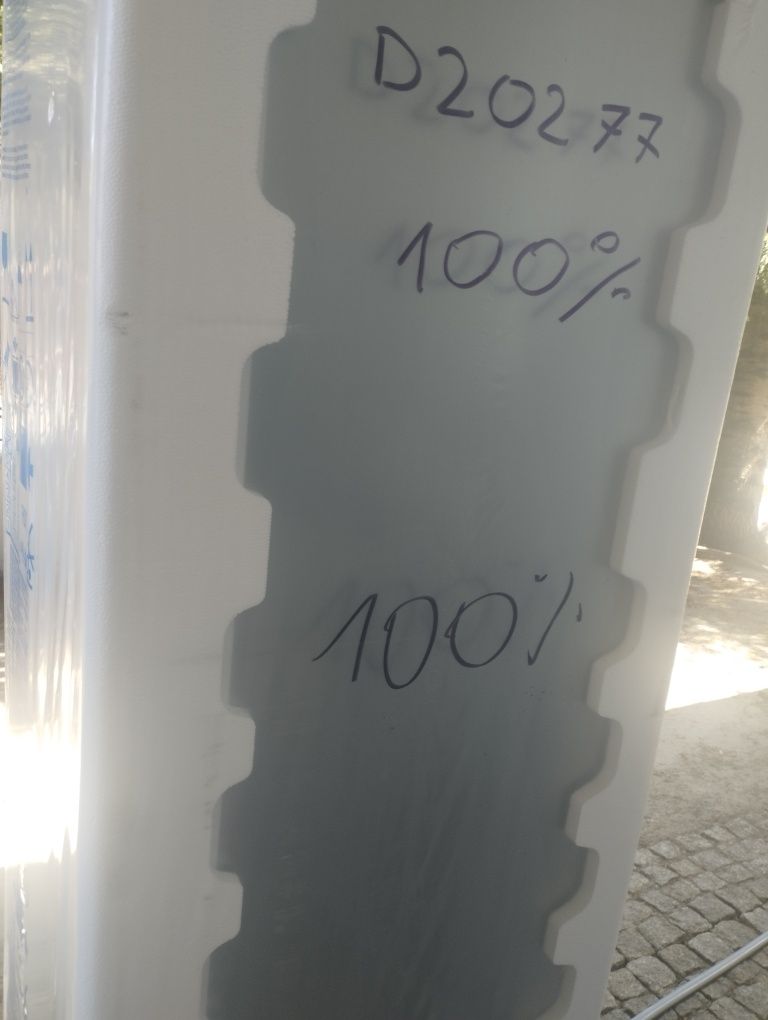 Sprzedam lodówkę Whirlpool do zabydowu nowy