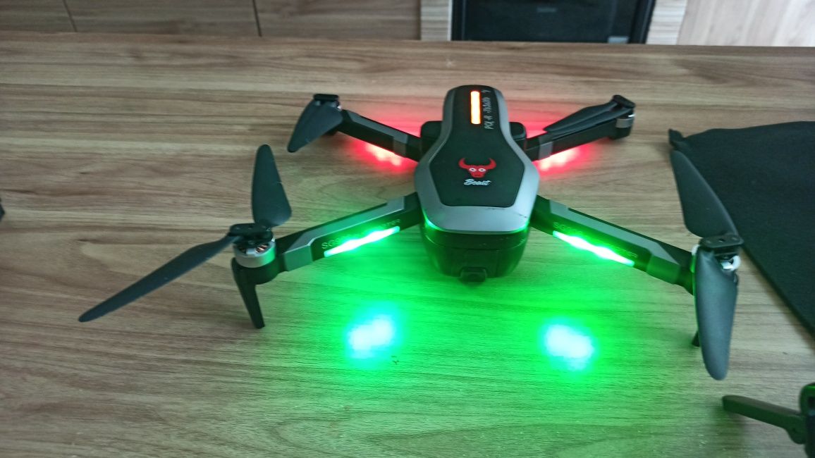 Dron beast sg906 z kamerą