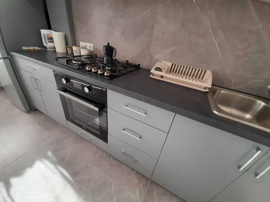 Нова 3 кімн. кв. в самісінькому центрі міста з приват. парковкою.