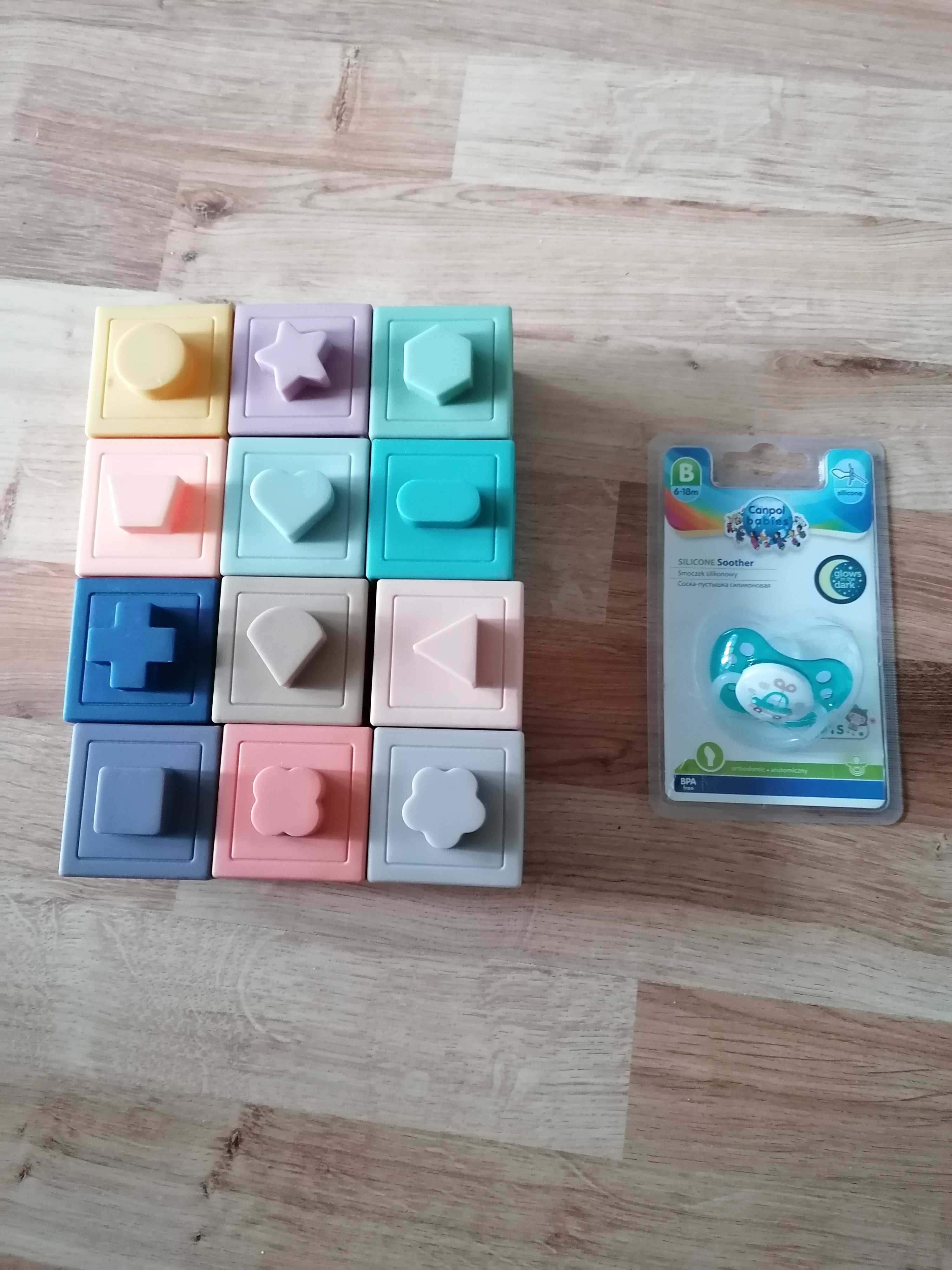Klocki sensoryczne canpol plus smoczek 6-18m