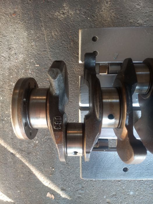 Продам коленвал пежо-407 2.0 бензин.