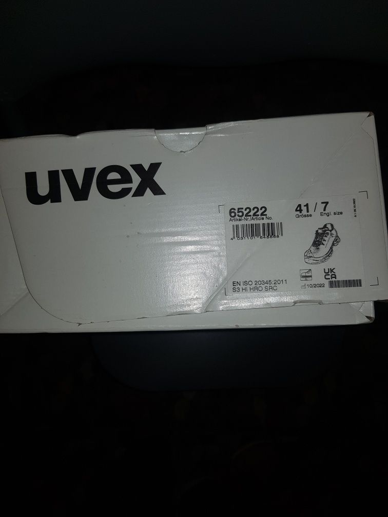 Защитные ботинки UVEX
