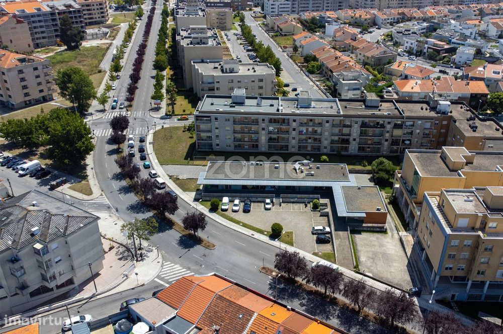 Loja, armazém, aparcamento, Rua S. Gens, Sra Hora, Matosinhos