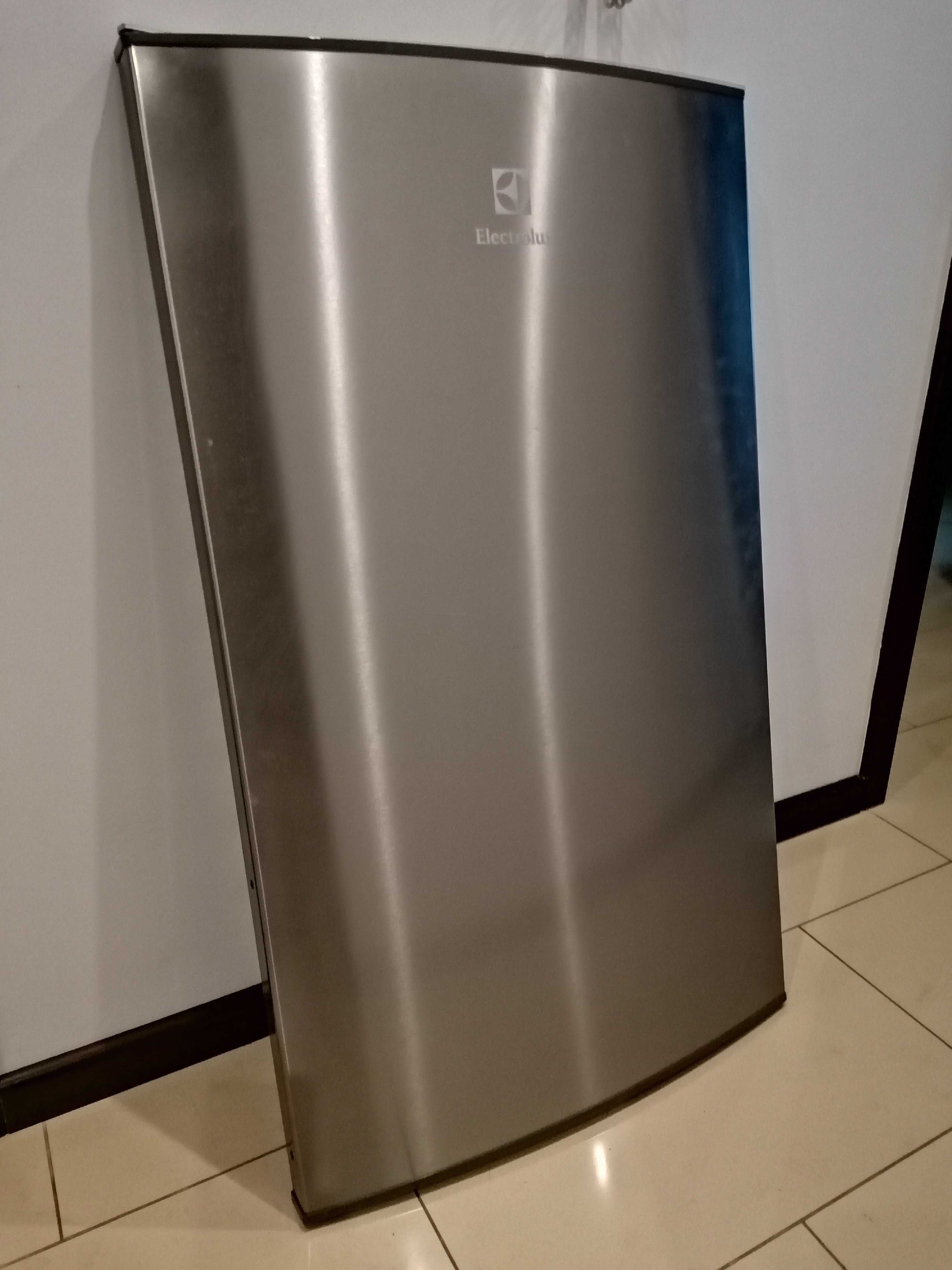 Półki , Szuflady , Balkoniki , Drzwi // Electrolux EN 3400 //