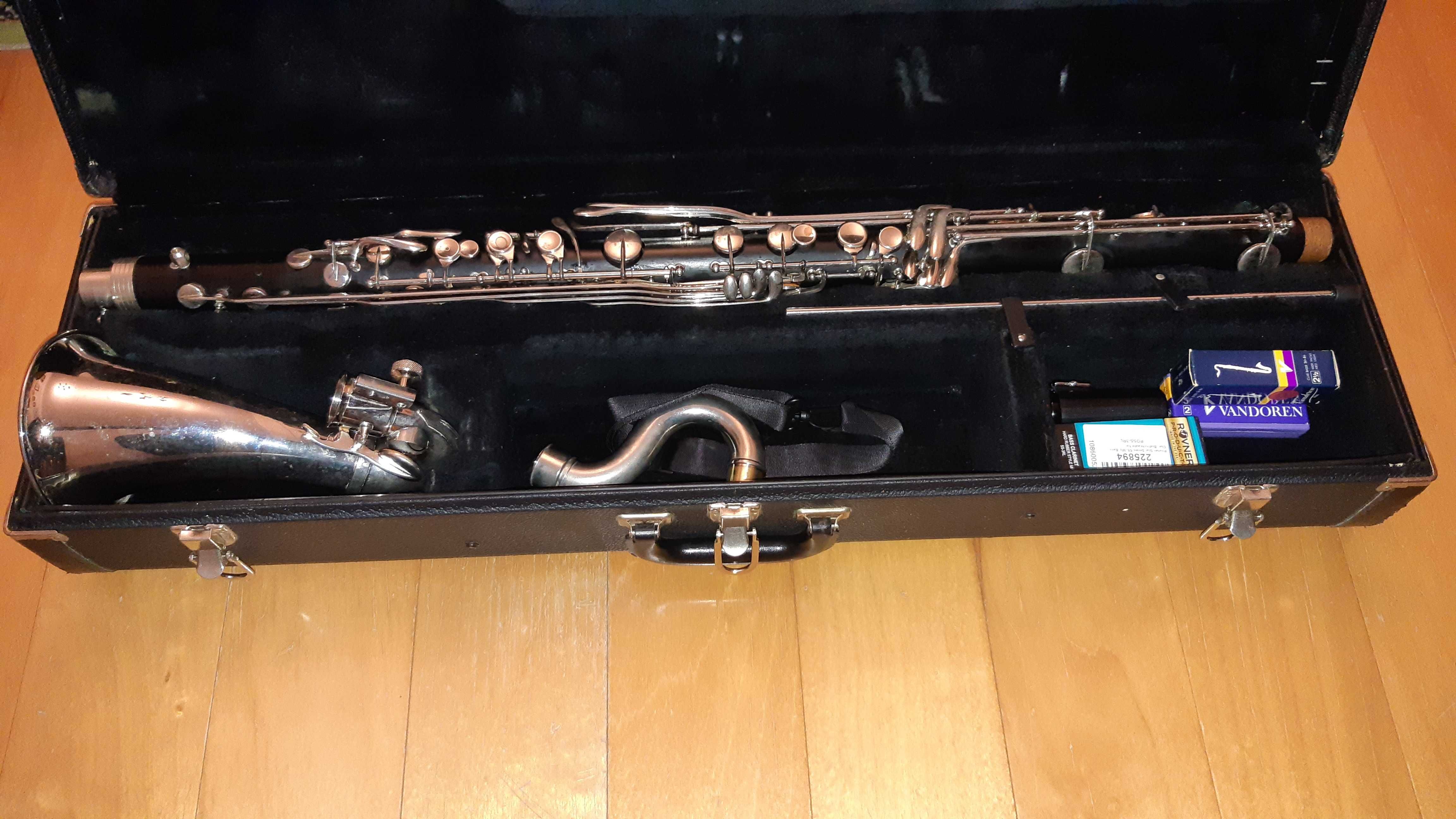 Clarinete Baixo ( plástico) Si bemol  Armstrong  USA