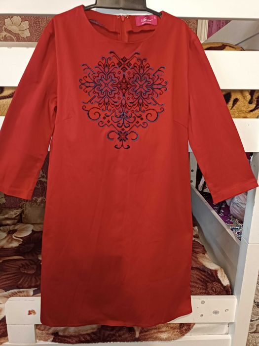 Сукня вишиванка розміром S