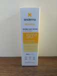 Sesderma Repaskin Invisible, Fluid przeciwsłoneczny do twarzy SPF50+