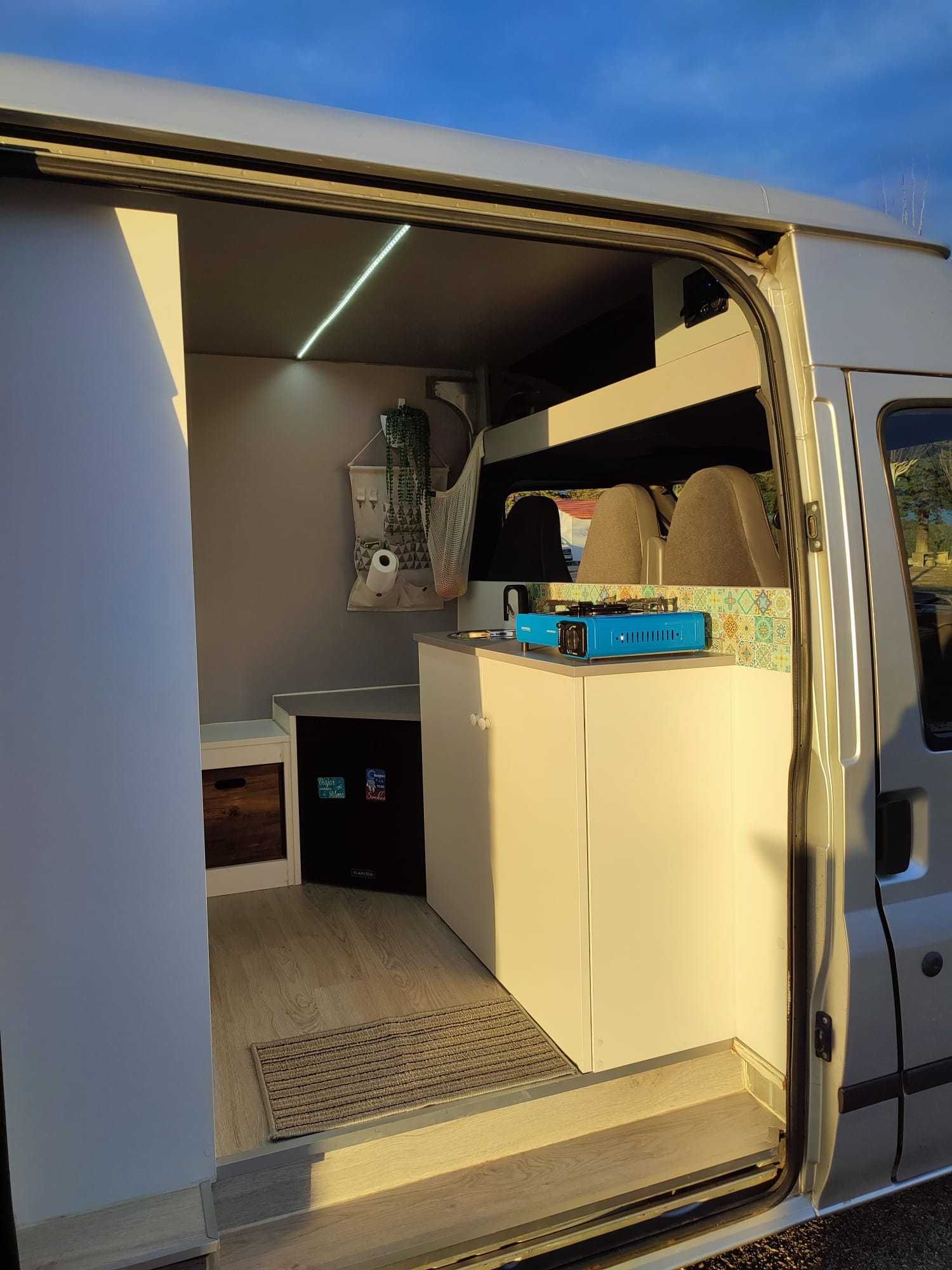 Campervan autovivenda Ford Transit legalizada (Inspeção até 11/2026)