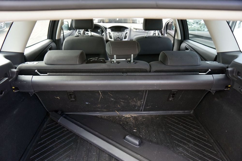 ROLETA BAGAŻNIKA FOCUS III MK3 KOMBI SIATKA FORD 2010-2014