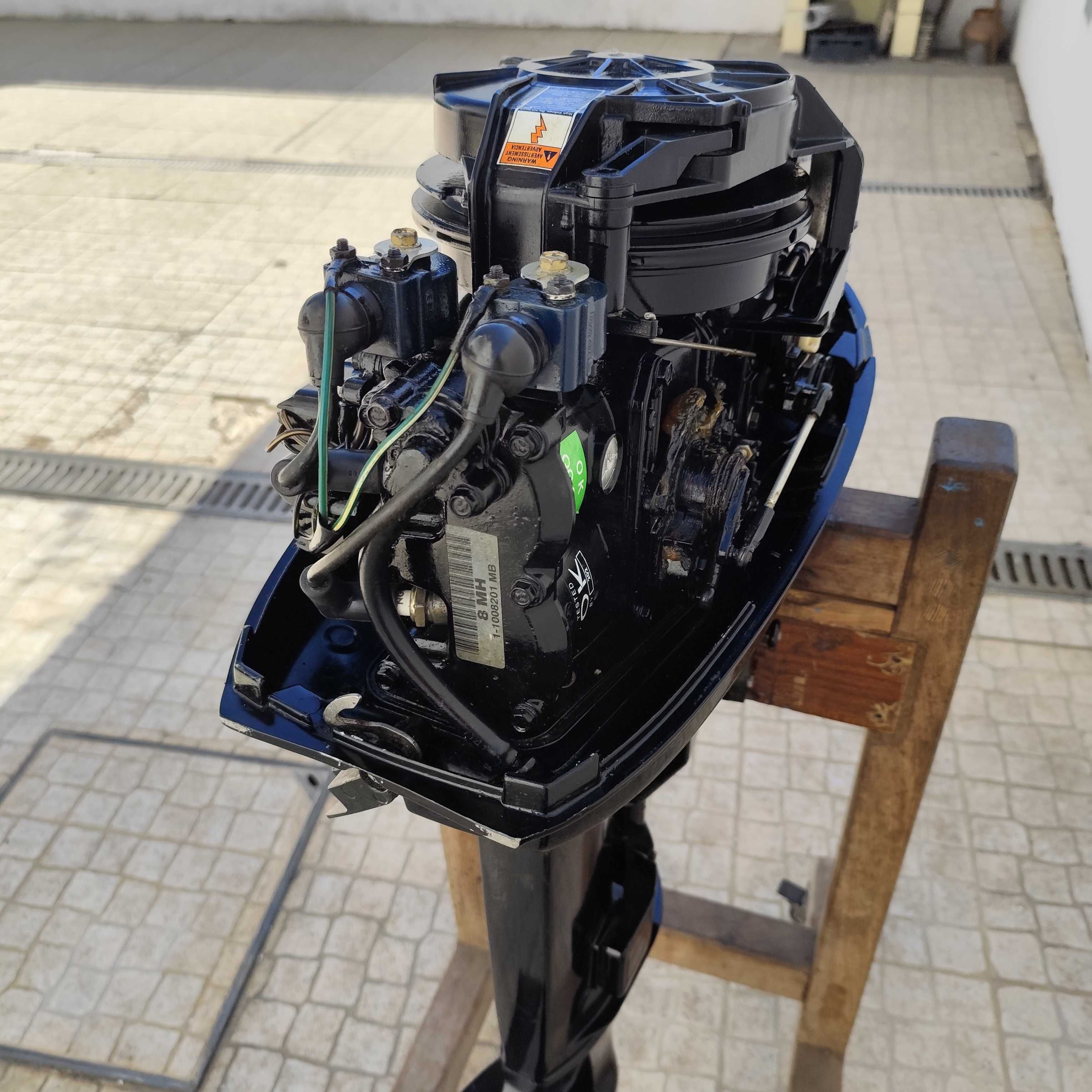 Motor Mercury 8 hp 2 tempos para Barco