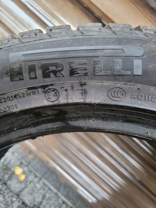 Pirelli Sottozero 3 225/50 R17 rok. prod. 2017