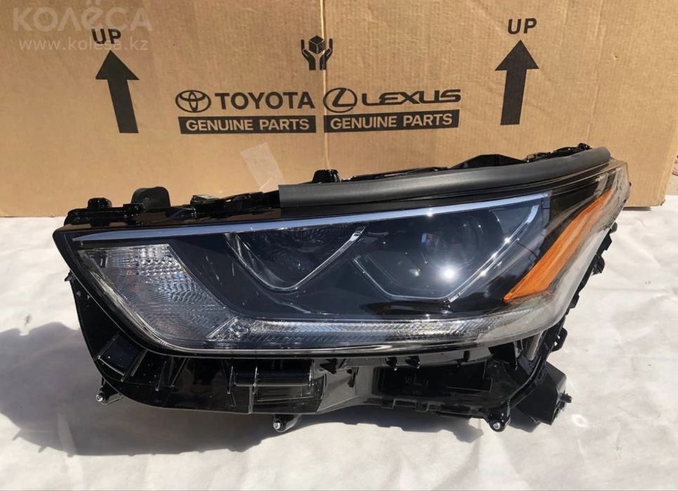 Передній бампер, бампер Toyota Highlander 2020 2021 2022 2023 2024