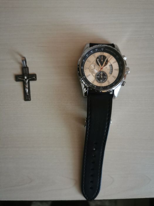 Продам  годинник СК, срібний хрестик
