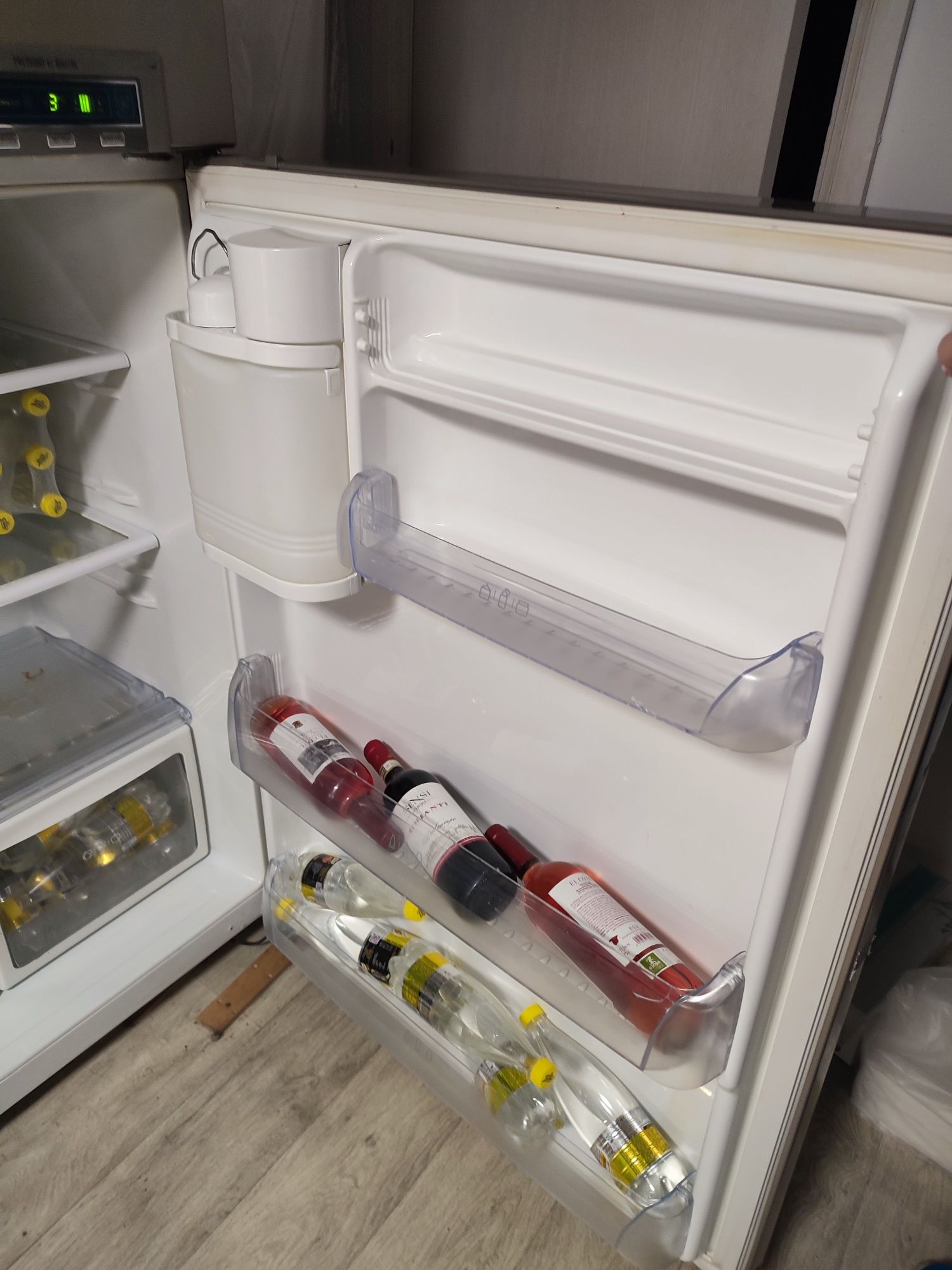 Продається Холодильник LG