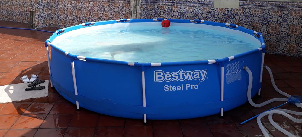 Piscina em excelente estado com 3,60m