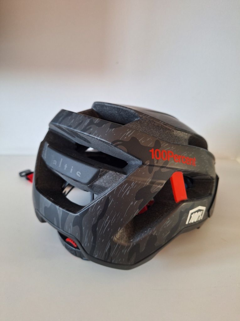 Kask MTB 100% altis, rozm. S/M