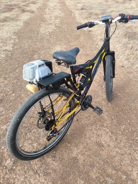 Bicicleta com motor auxiliar
