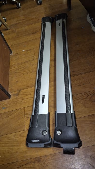 Багажник на встроенные рейлинги Thule