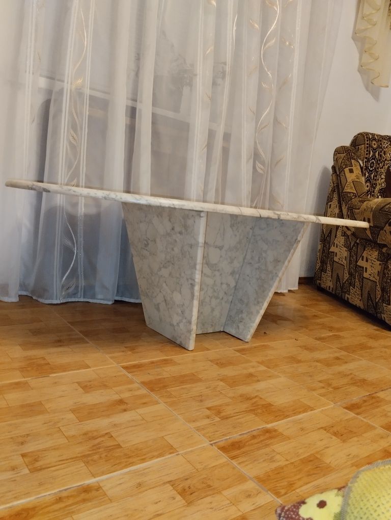 Стіл гранітний новий!