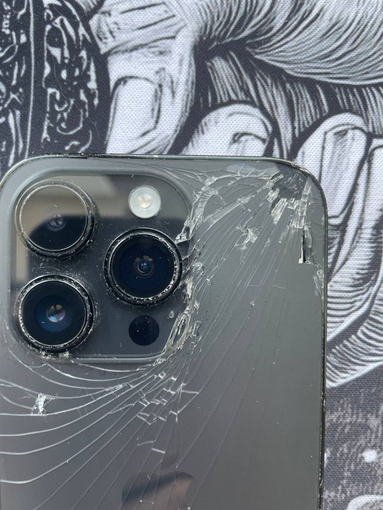 Продаю iphone 14pro 128gb 85% батарея (битий зад)