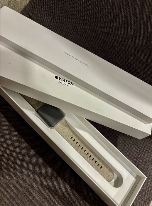 Apple Watch Series 3 (GPS) 42mm Silver Aluminium