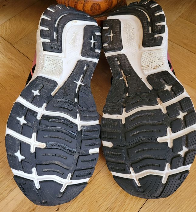 BrooksBrooks GHOST 14
GHOST 14 - Obuwie do biegania treningowe
G