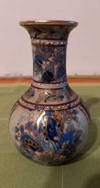 Chiński porcelanowy wazonik