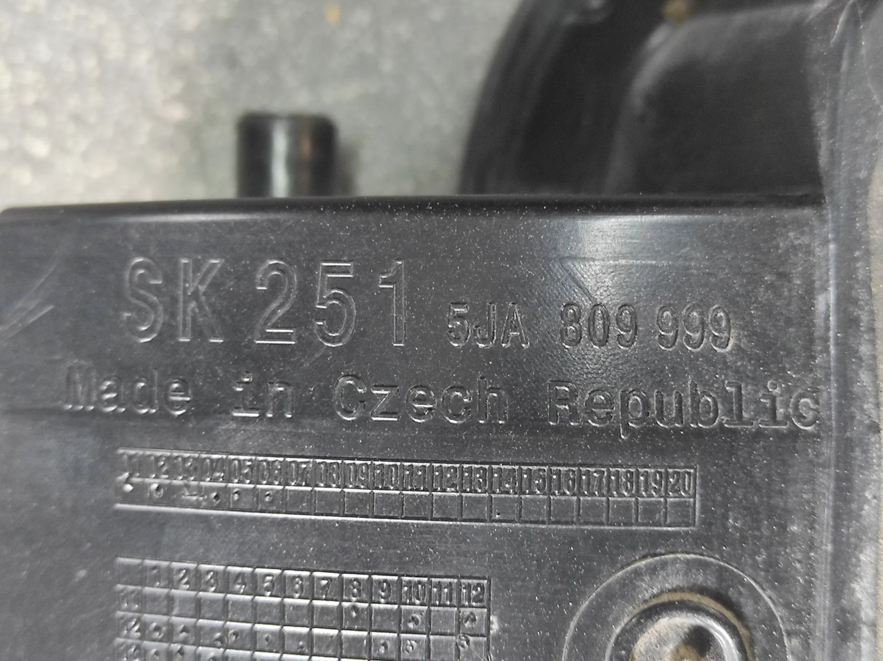 KLAPKA WLEWU PALIWA SKODA RAPID 5JA809999 LW5Q NIEBIESKA WYSYŁKA !!!!!