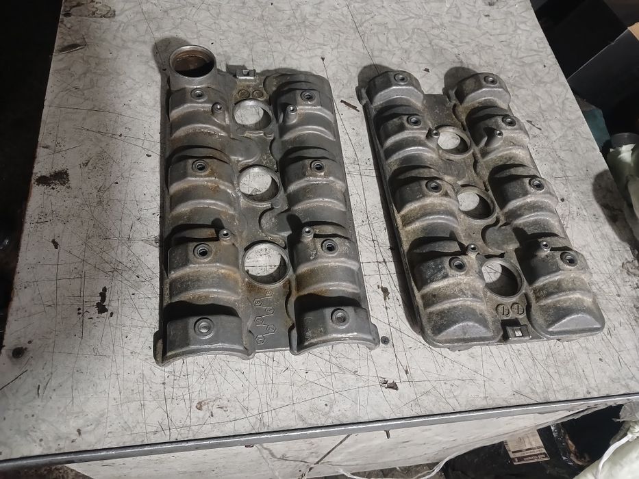 Клапанні кришки. Клапанние кришки Опель Омега Вектра 2.5 бензин