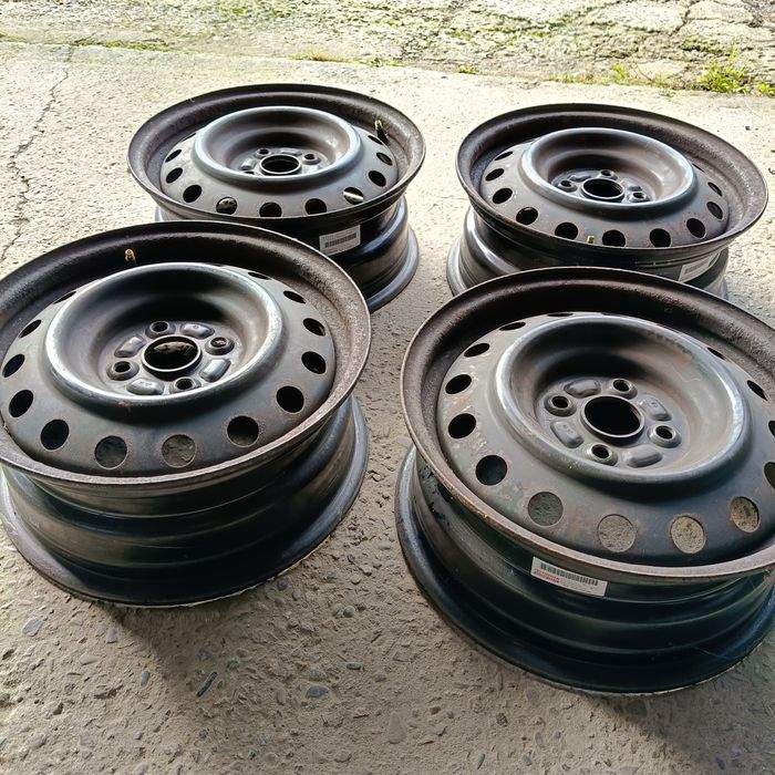 Felgi stalowe stalówki 15 cali Nissan Pixo