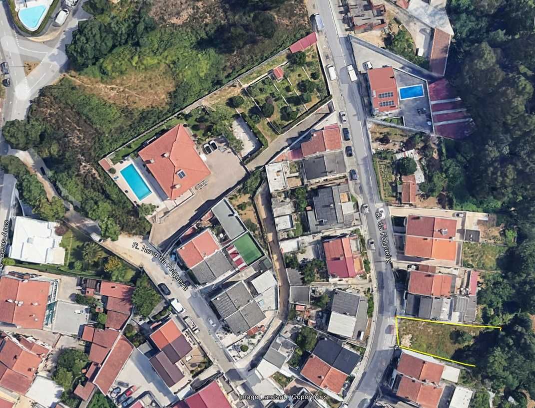 Lote para construção 750m - Centro de Baguim do Monte
