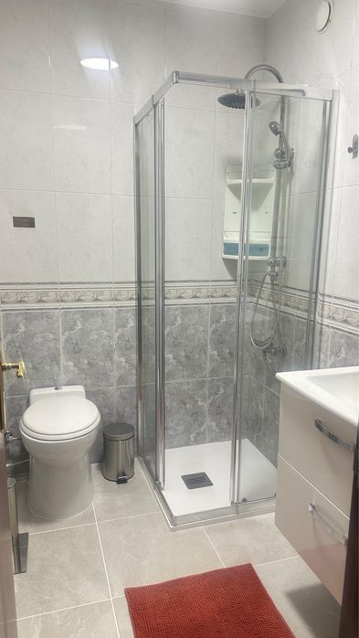 Quartos para arrendar em Santo António dos Cavaleiros – Lisboa