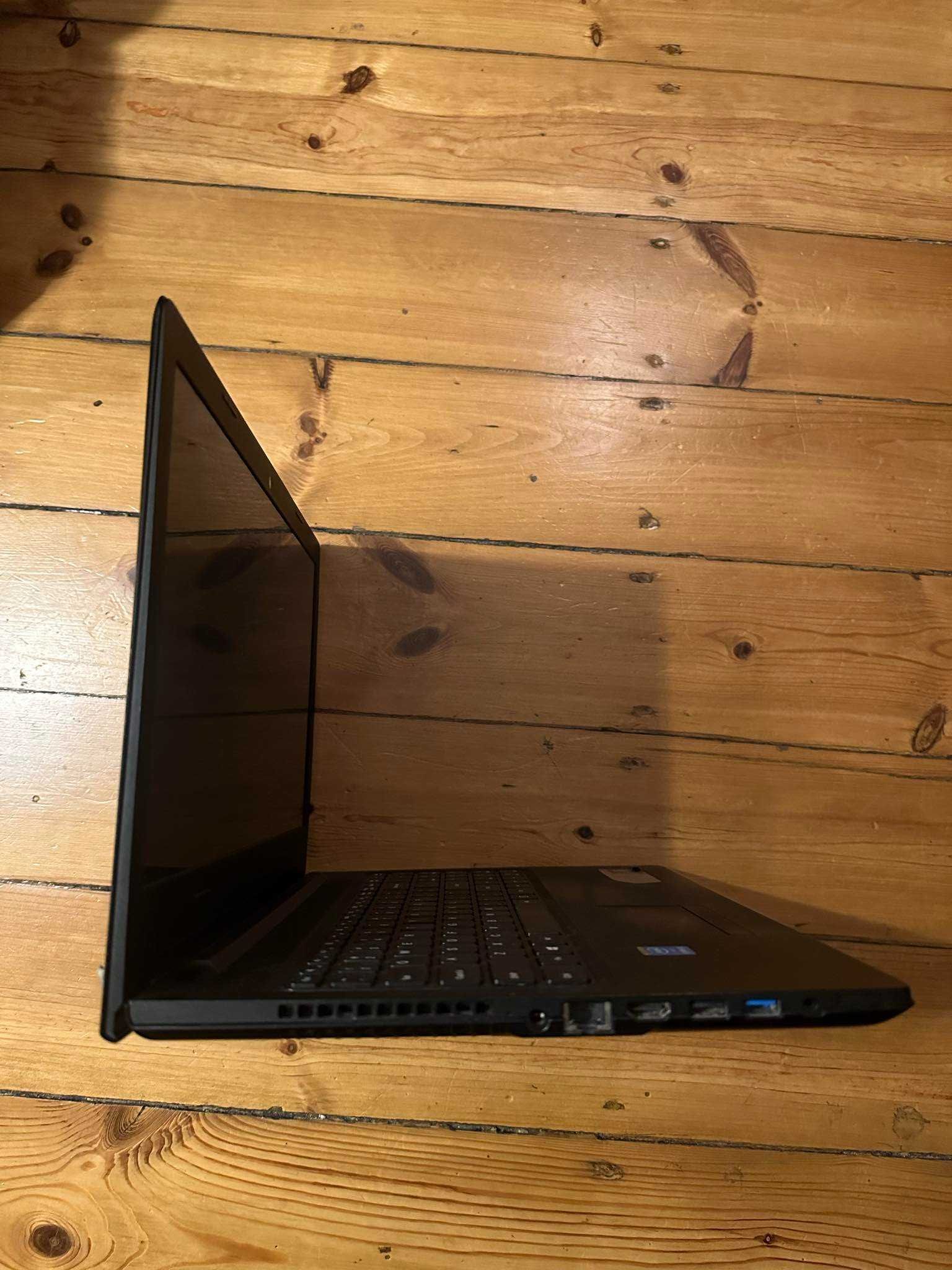 Laptop Lenovo Model 80QQ