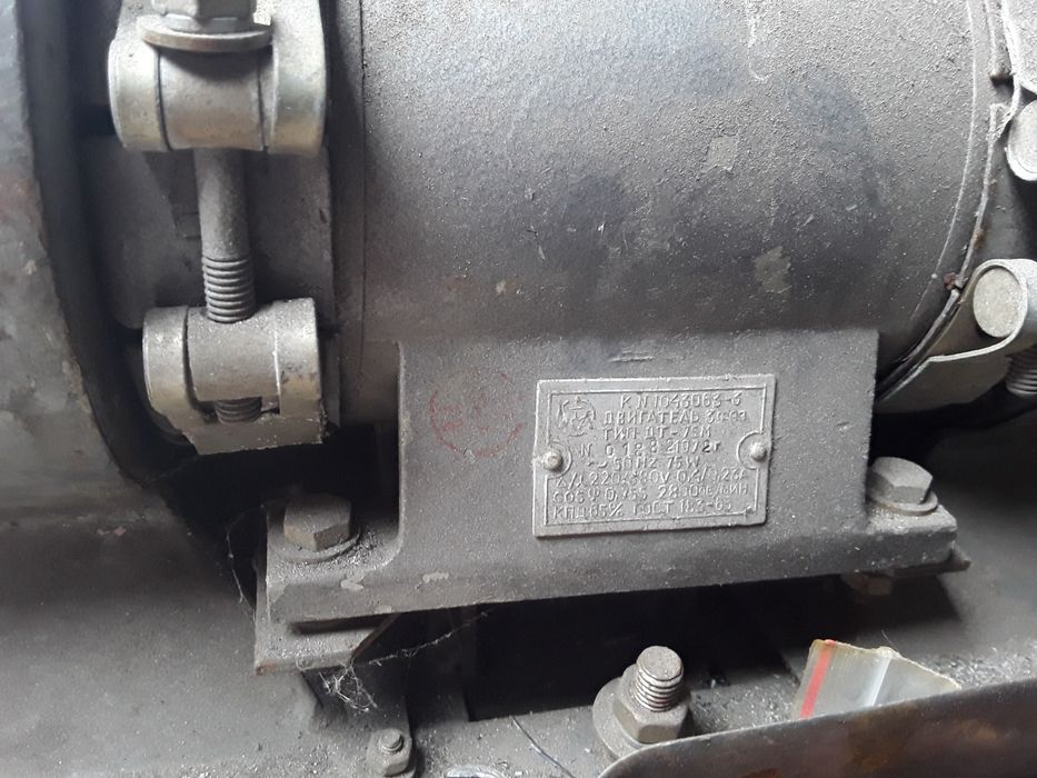 Продам вытяжку улитку 220/380V,моторы220/380V.