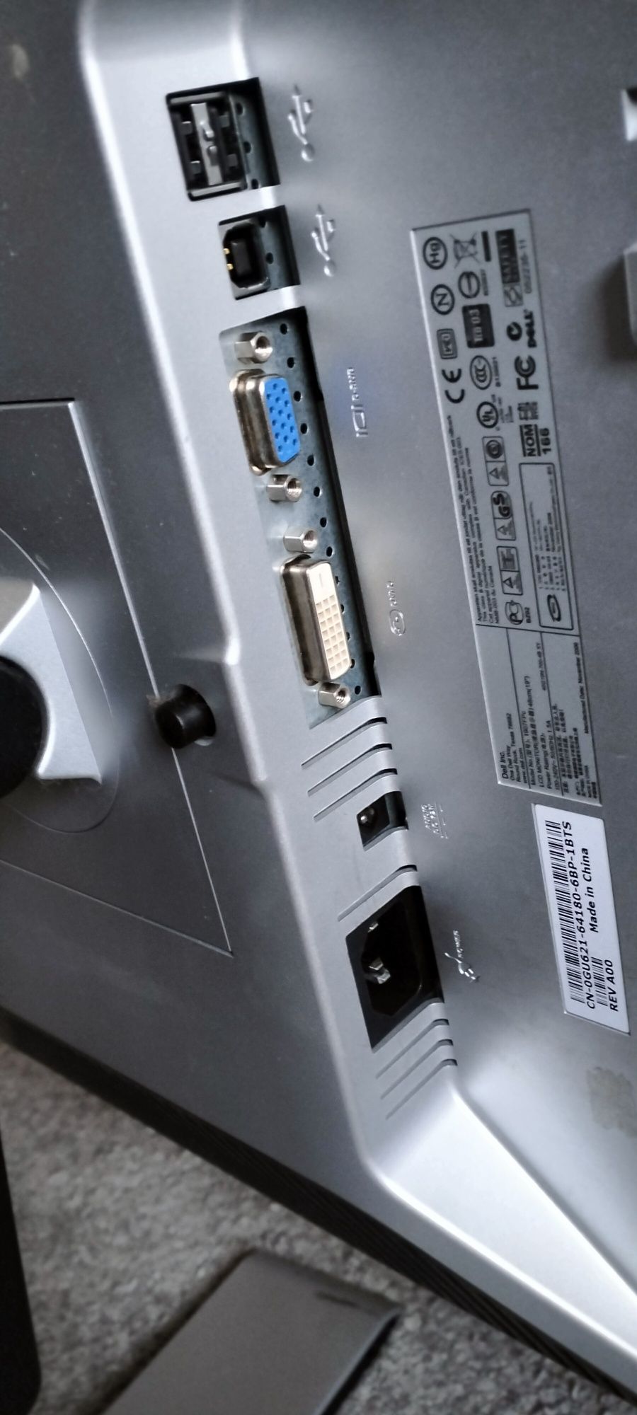 Monitor LCD 19" Dell 1907 z pivotem