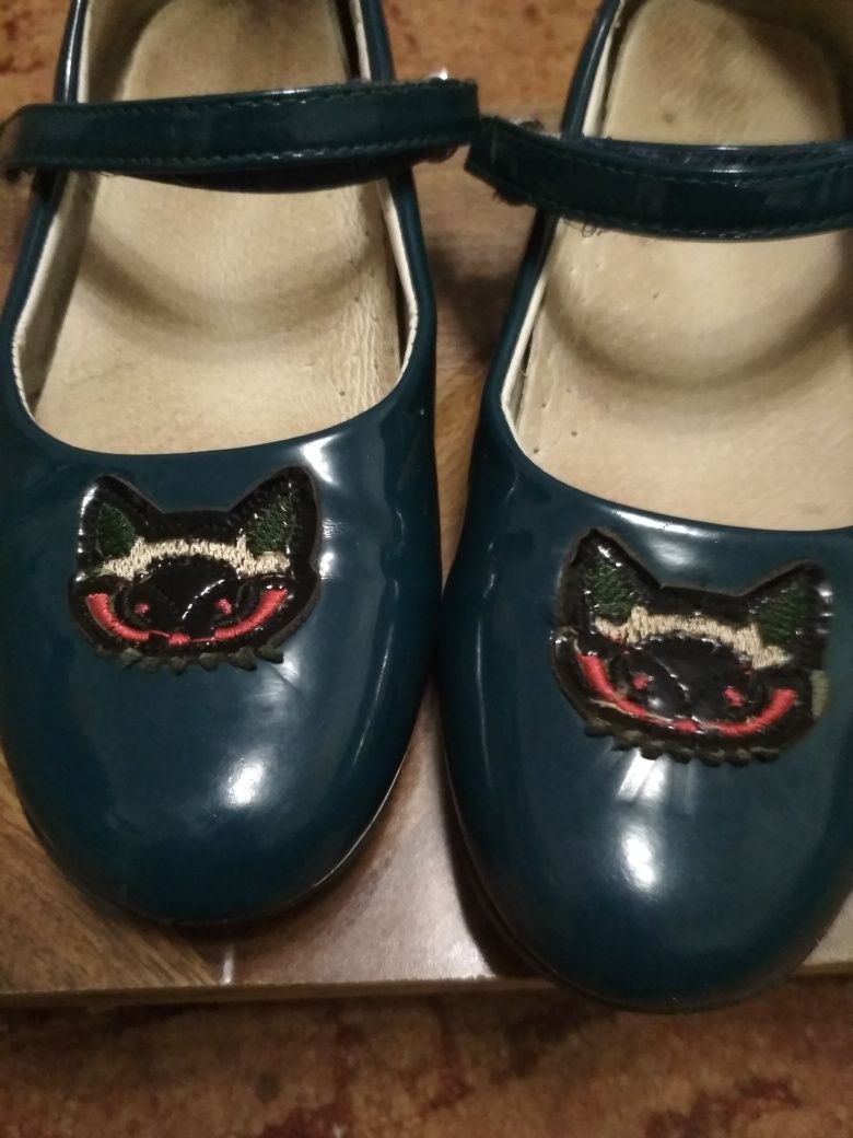Туфли лакированные с котом