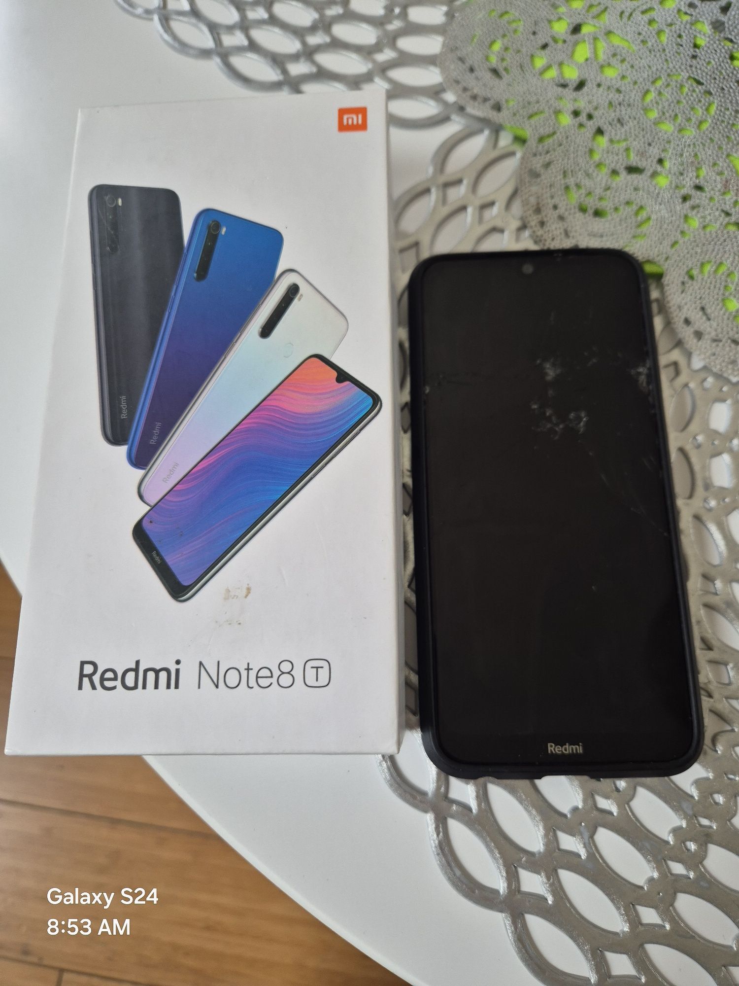 Xiaomi Redmi 8 – uszkodzony, zbity ekran, rozlany wyświetlacz